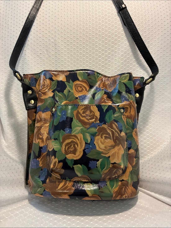 Handbags - Patricia Nash Leather Lavello Bucket Bag Like New